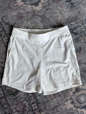 Nike Women’s White High-Waist Pull-On Shorts